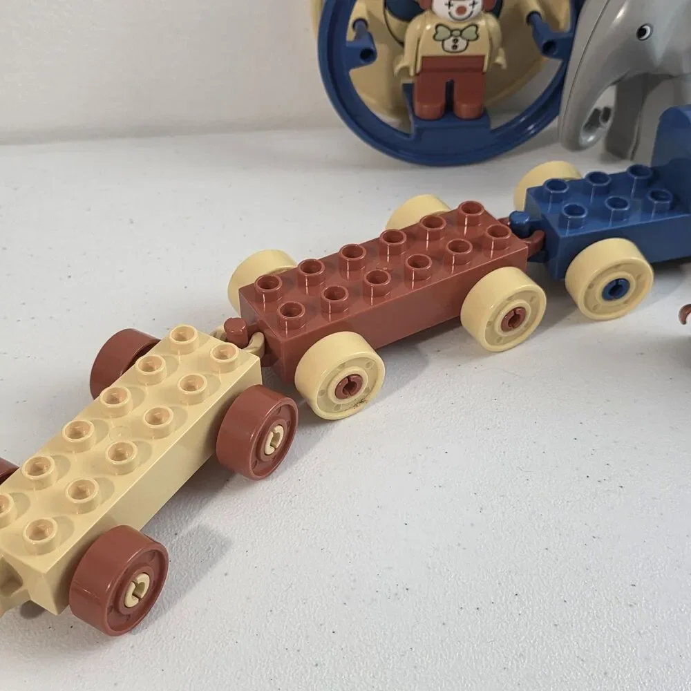Vintage LEGO Duplo Circus Clowns Elephant  Ringmaster Pieces From 2651 Vtg Train